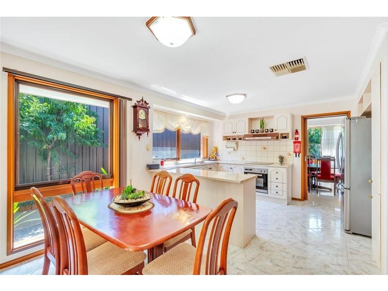 2 Sunny Place, Wynn Vale SA 5127