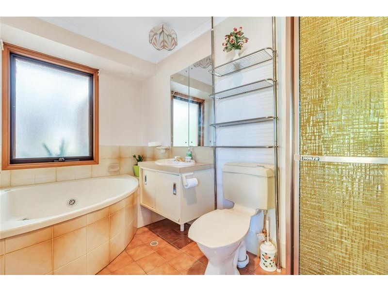 2 Sunny Place, Wynn Vale SA 5127