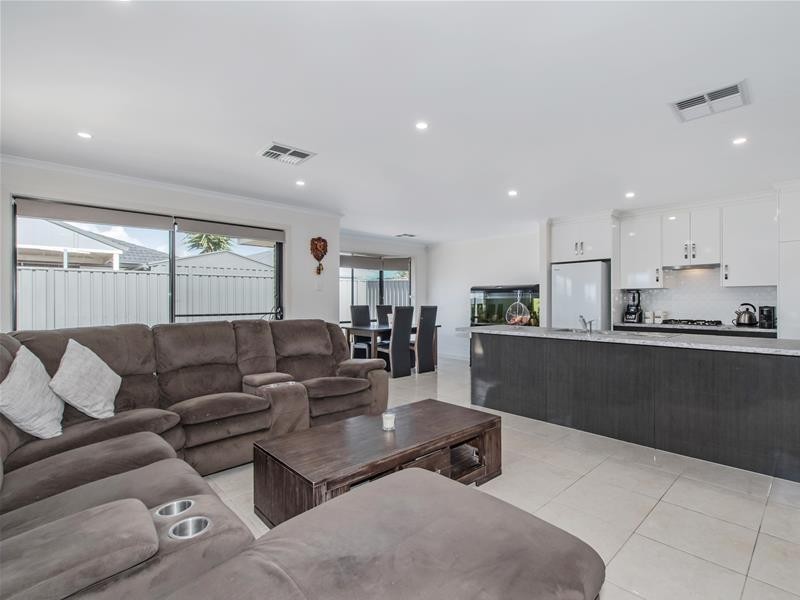 22 Serpentine Circuit, Andrews Farm SA 5114