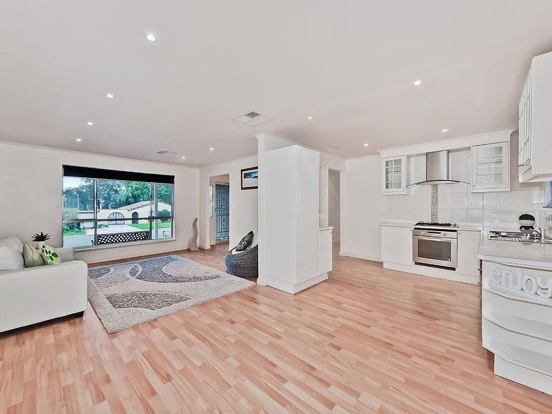 5 Allchurch Avenue, Redwood Park SA 5097