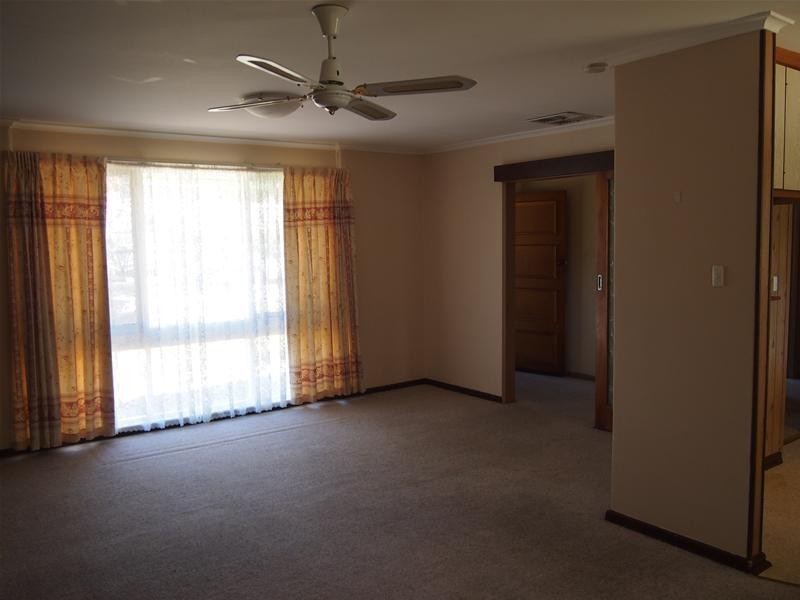 40 Somerset Avenue, Redwood Park SA 5097