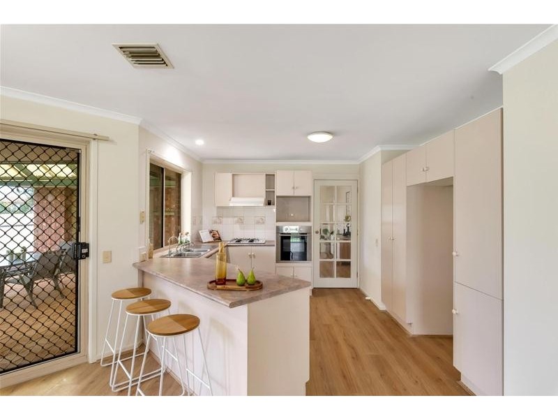 5 Woodbury Place, Ridgehaven SA 5097