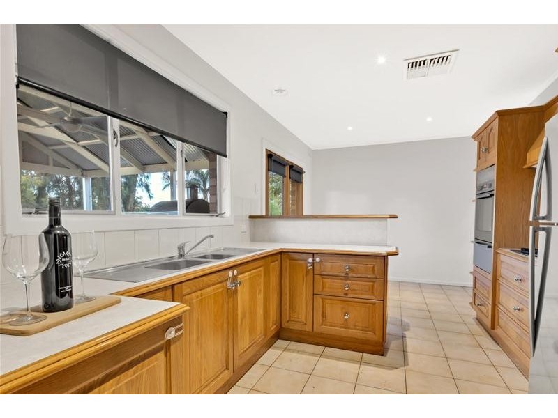 18 Cremin Street, Fairview Park SA 5126