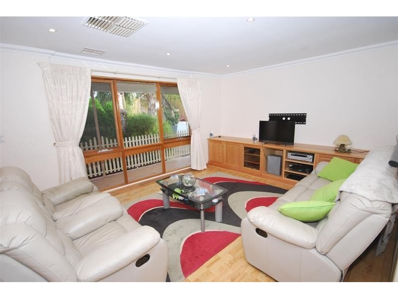 44 Greenwood Drive, St Agnes SA 5097