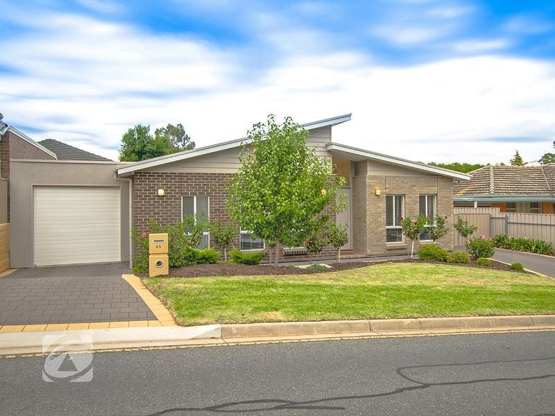 31 Carnarvon Avenue, Redwood Park SA 5097