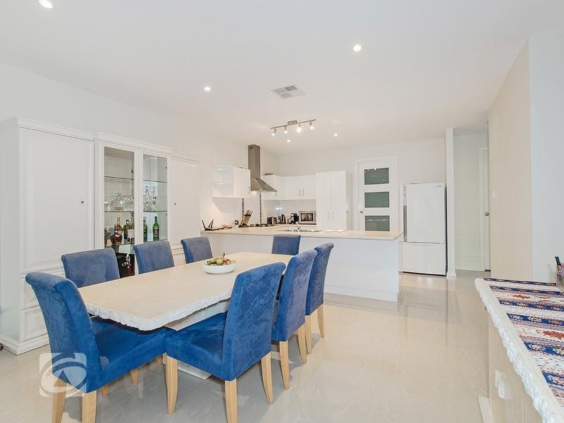 31 Carnarvon Avenue, Redwood Park SA 5097