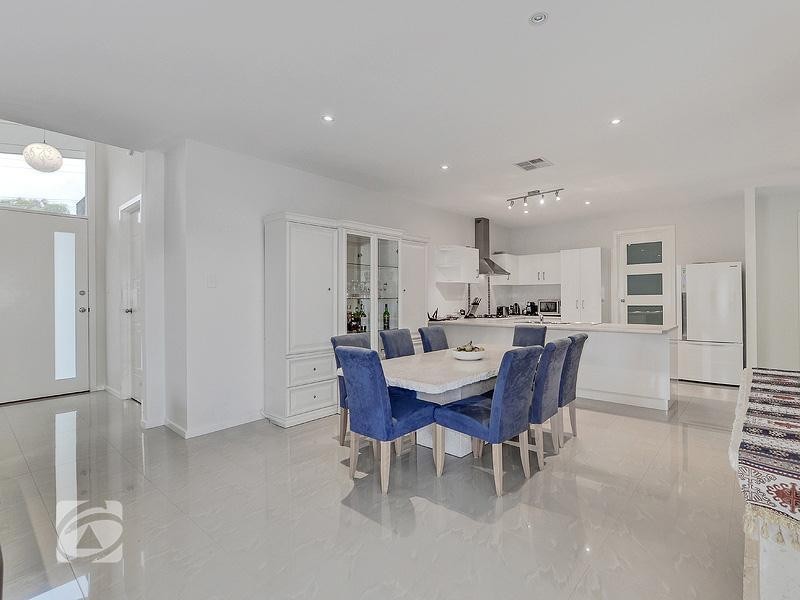 31 Carnarvon Avenue, Redwood Park SA 5097