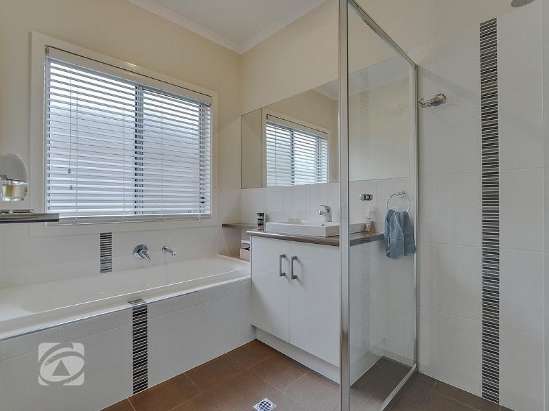 31 Carnarvon Avenue, Redwood Park SA 5097