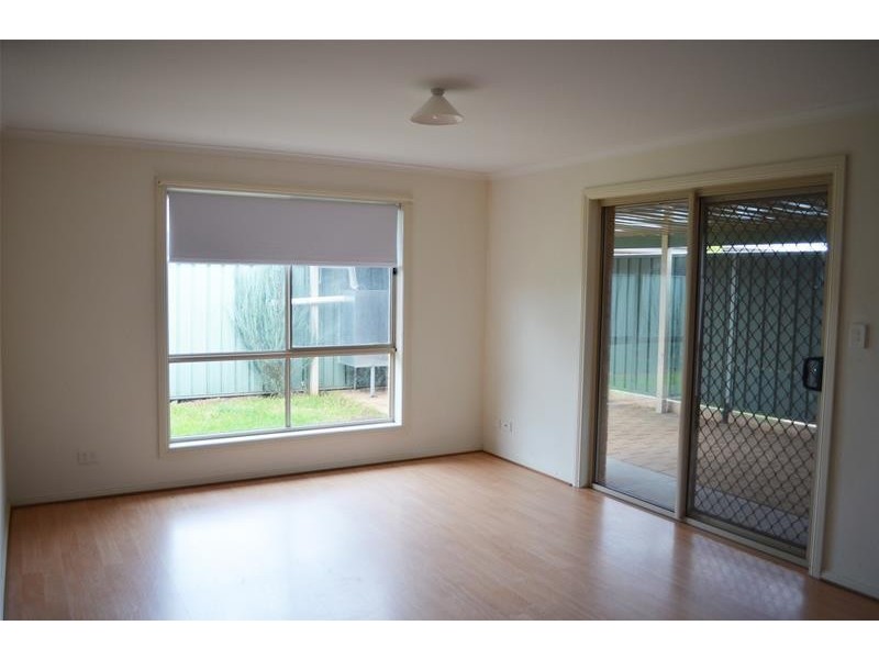 16 Palmer Road, Elizabeth Park SA 5113