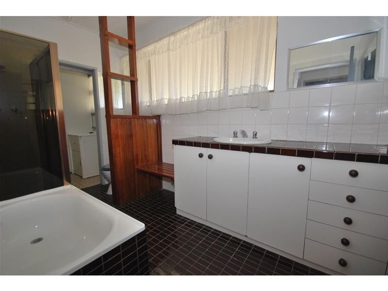 6 Wynyard Place, Redwood Park SA 5097