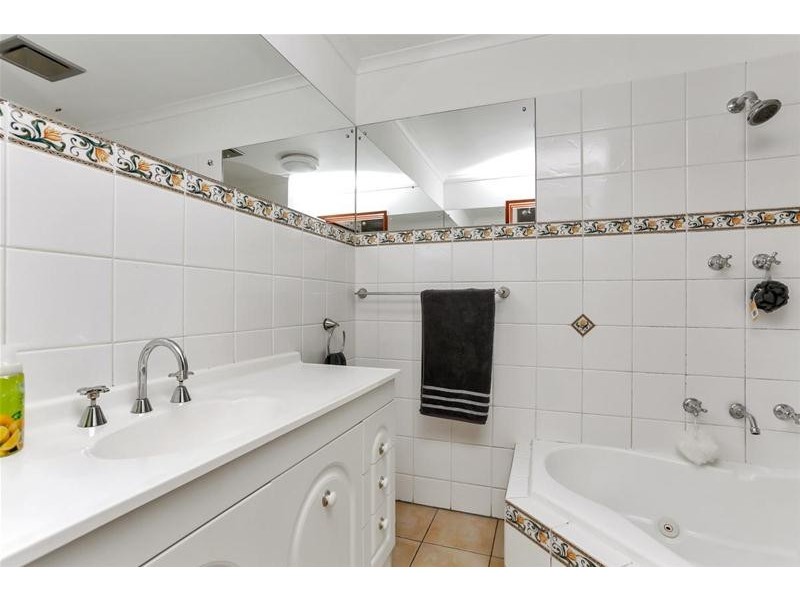 33 Mumford Avenue, St Agnes SA 5097