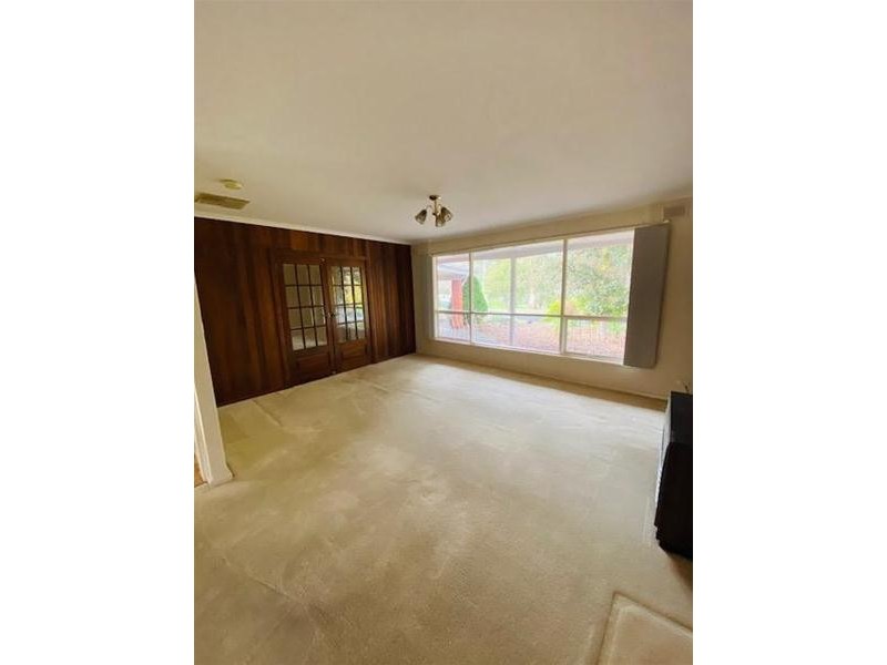 10 Glamorgan Drive, Redwood Park SA 5097