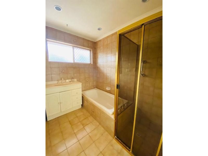 10 Glamorgan Drive, Redwood Park SA 5097