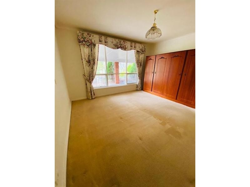 10 Glamorgan Drive, Redwood Park SA 5097