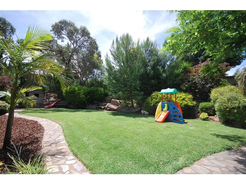 9 Coomurra Drive, Greenwith SA 5125