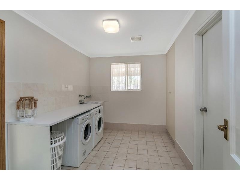 9 Coomurra Drive, Greenwith SA 5125