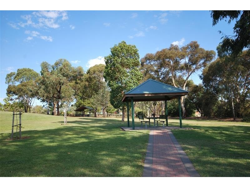 100 4 Holt Street, Northfield SA 5085