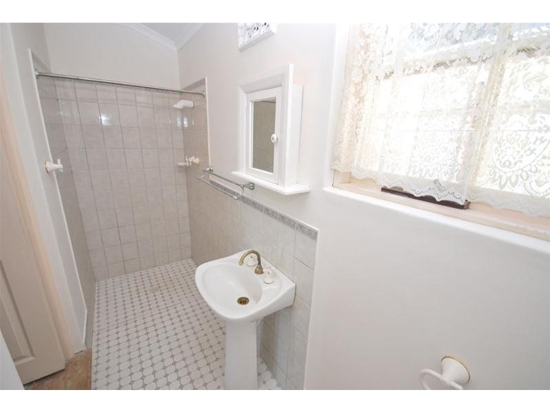 1A Launceston Avenue, Banksia Park SA 5091