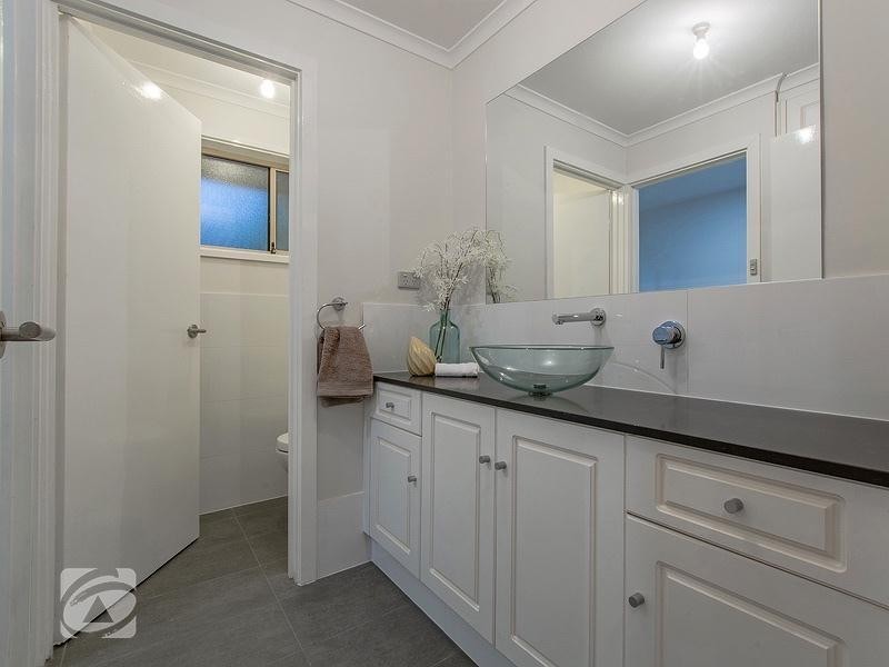 1 Thomas Court, Wynn Vale SA 5127