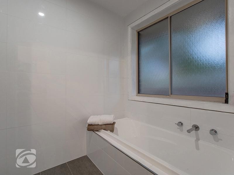 1 Thomas Court, Wynn Vale SA 5127