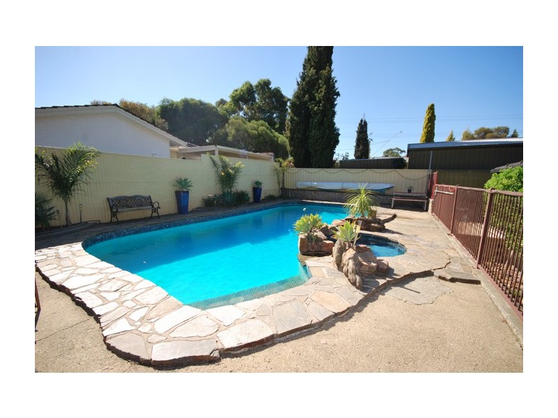 30 Lema Avenue, Fairview Park SA 5126