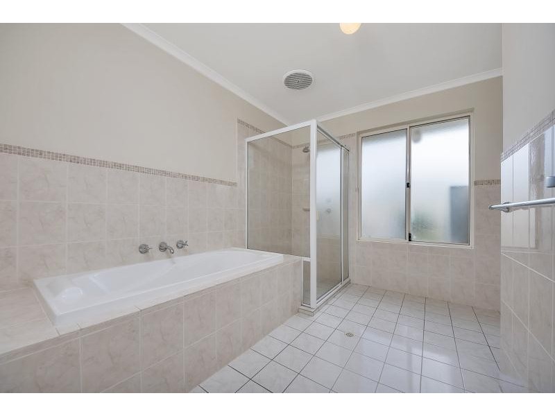 30 Amberwell Terrace, Burton SA 5110