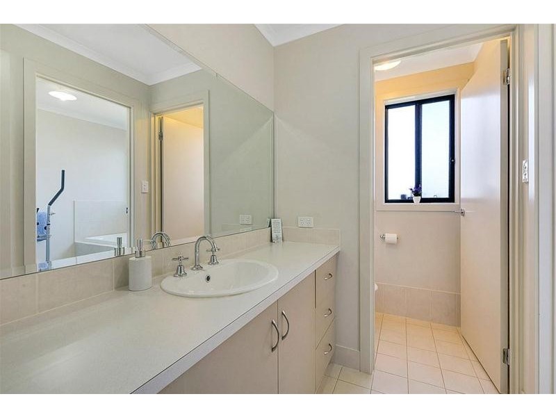 10 Coonawarra Avenue, Andrews Farm SA 5114