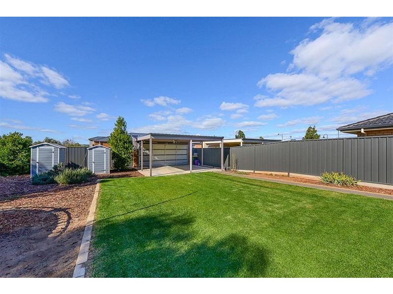 10 Coonawarra Avenue, Andrews Farm SA 5114