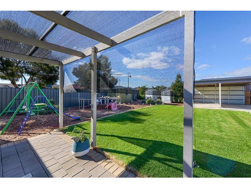 10 Coonawarra Avenue, Andrews Farm SA 5114