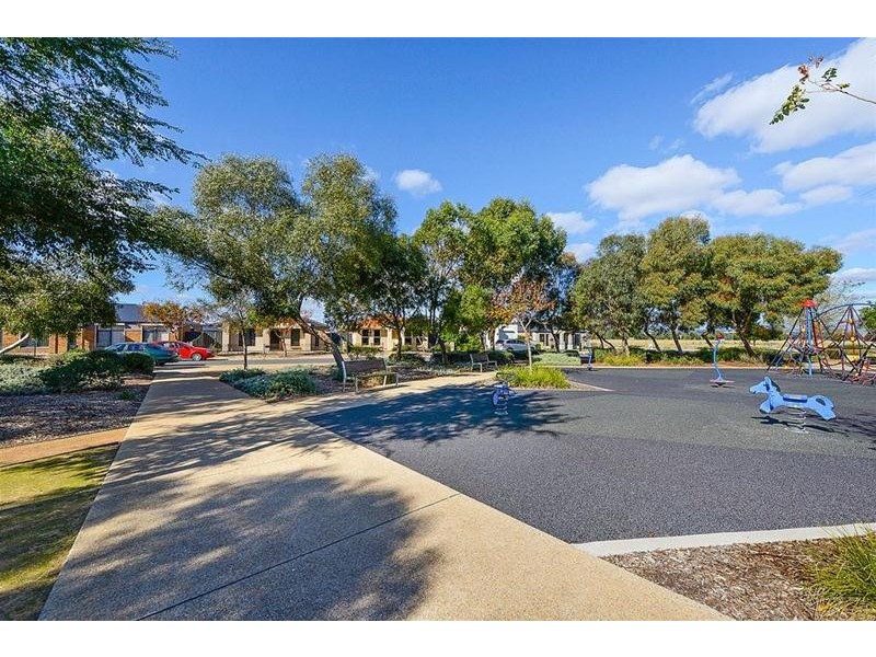 10 Coonawarra Avenue, Andrews Farm SA 5114