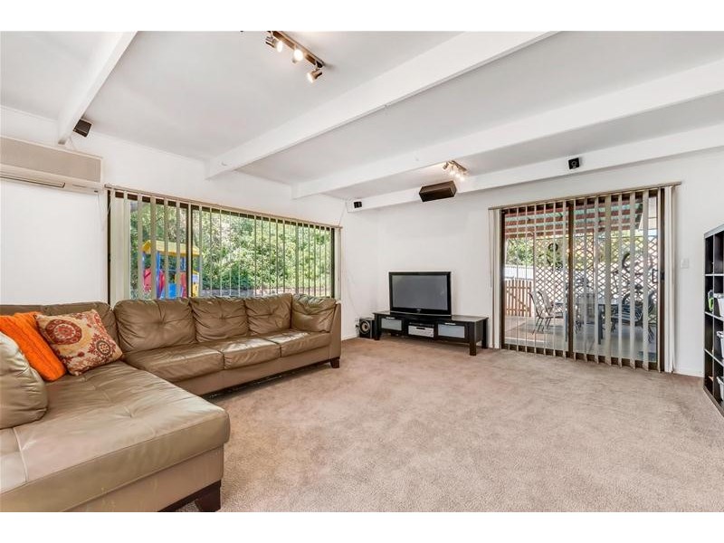 12 Flinders Drive, Valley View SA 5093