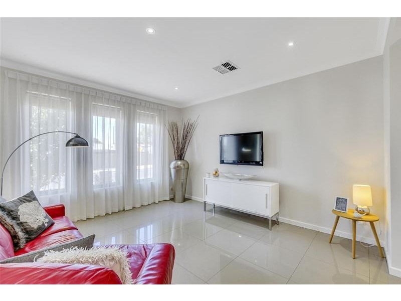 5 Hotham Street, Hope Valley SA 5090