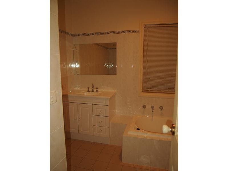 127 Sanctuary Drive, Mawson Lakes SA 5095