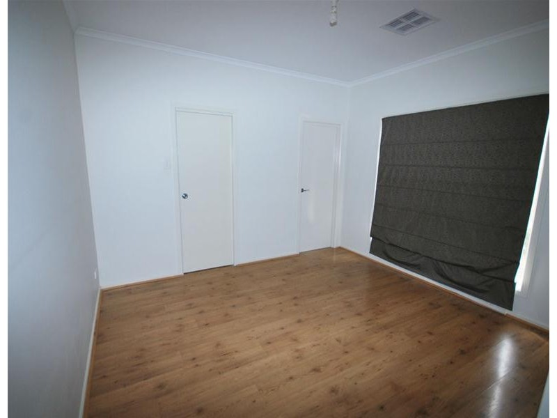 42 Franklin Avenue, Mawson Lakes SA 5095