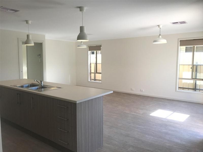 43 Doradus Avenue, Hope Valley SA 5090