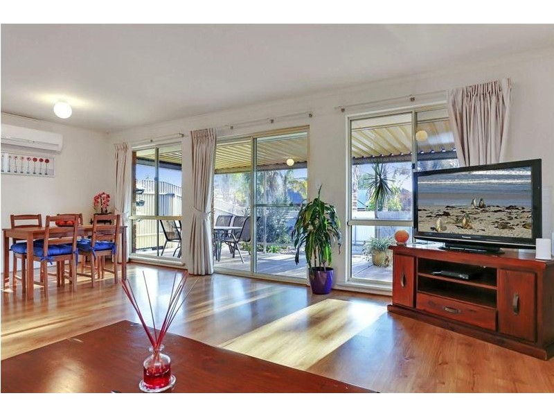 6 Chestnut Grove, Blakeview SA 5114