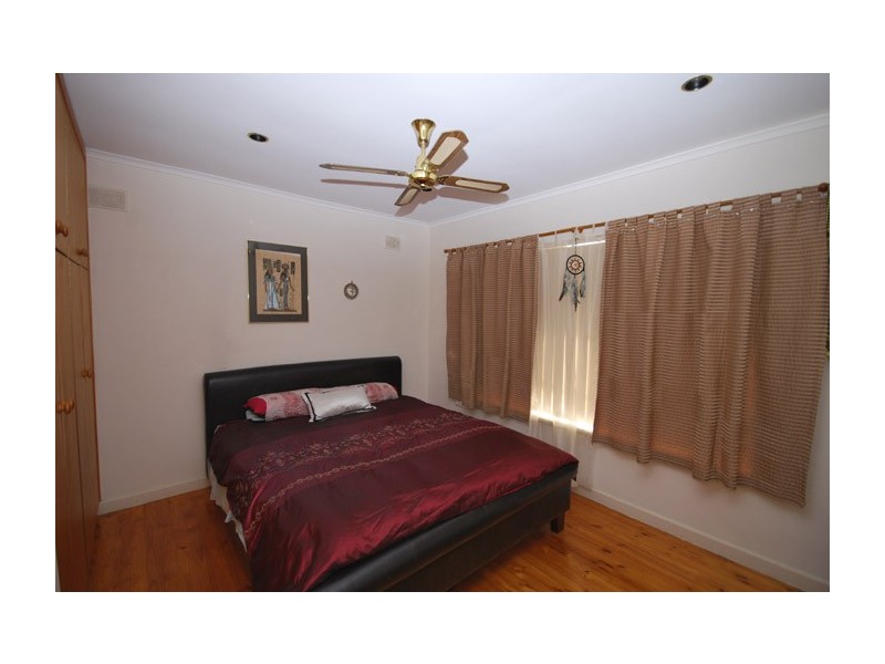 19 Lynore Avenue, Para Hills SA 5096