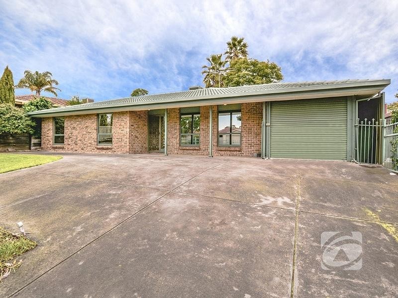 9 Wakefield Crescent, Redwood Park SA 5097