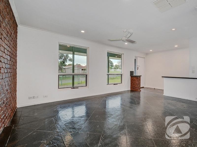 9 Wakefield Crescent, Redwood Park SA 5097