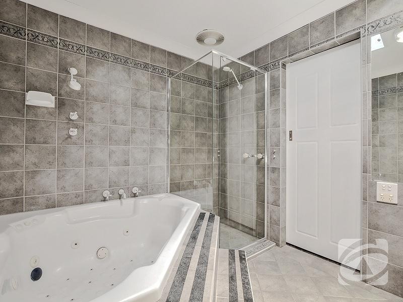 9 Wakefield Crescent, Redwood Park SA 5097