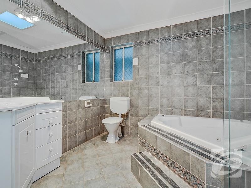 9 Wakefield Crescent, Redwood Park SA 5097