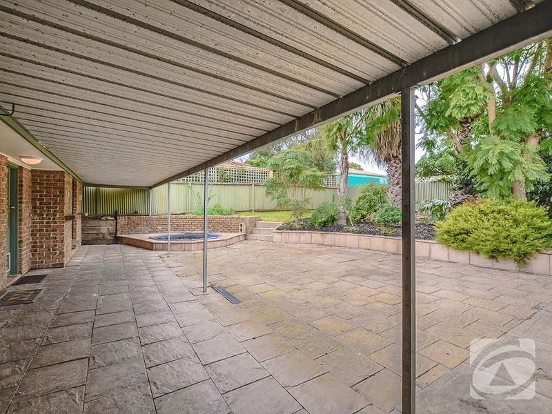 9 Wakefield Crescent, Redwood Park SA 5097