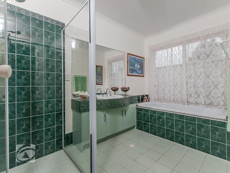 6 Peppermint Close, Greenwith SA 5125