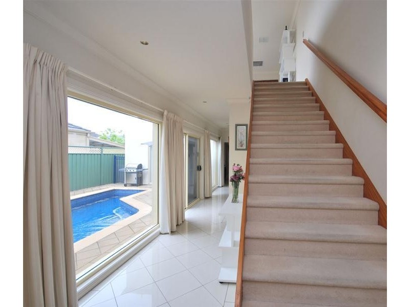 2 McKinlay Court, Mawson Lakes SA 5095