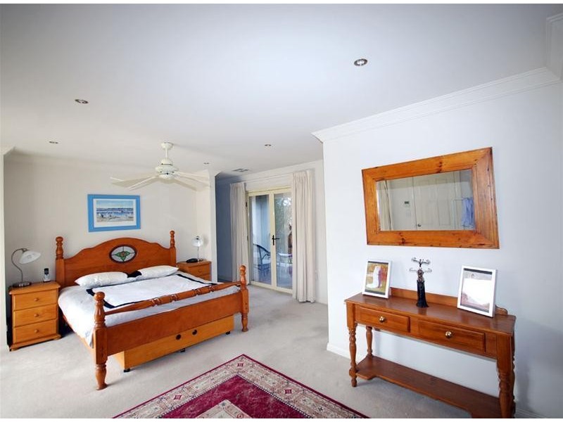 2 McKinlay Court, Mawson Lakes SA 5095