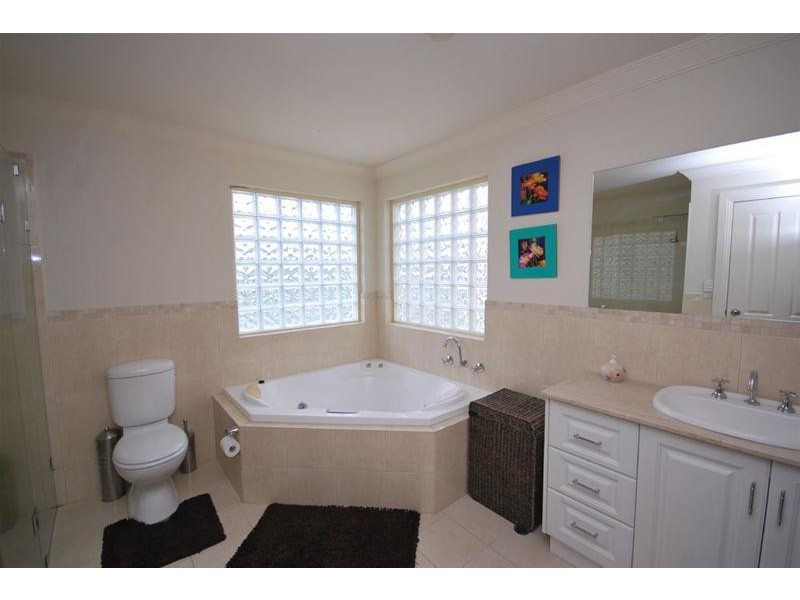 2 McKinlay Court, Mawson Lakes SA 5095