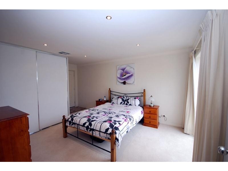 2 McKinlay Court, Mawson Lakes SA 5095