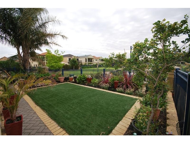 2 McKinlay Court, Mawson Lakes SA 5095