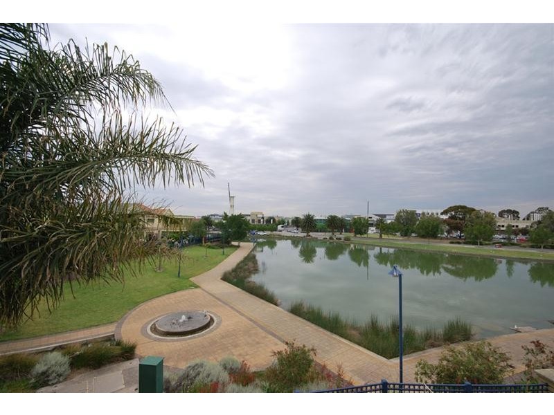 2 McKinlay Court, Mawson Lakes SA 5095