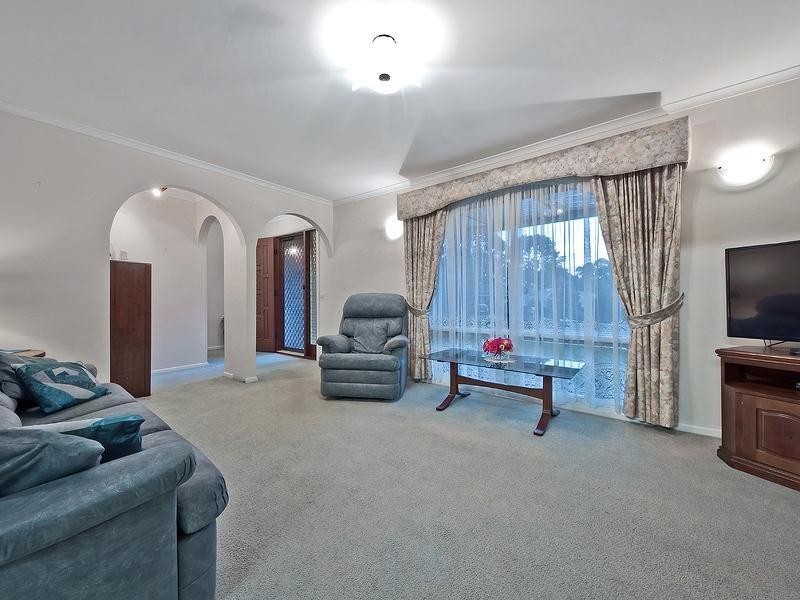 13 Janlyn Road, Vista SA 5091